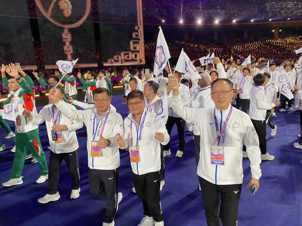她如同一位, 放着属于自, 我深切地感