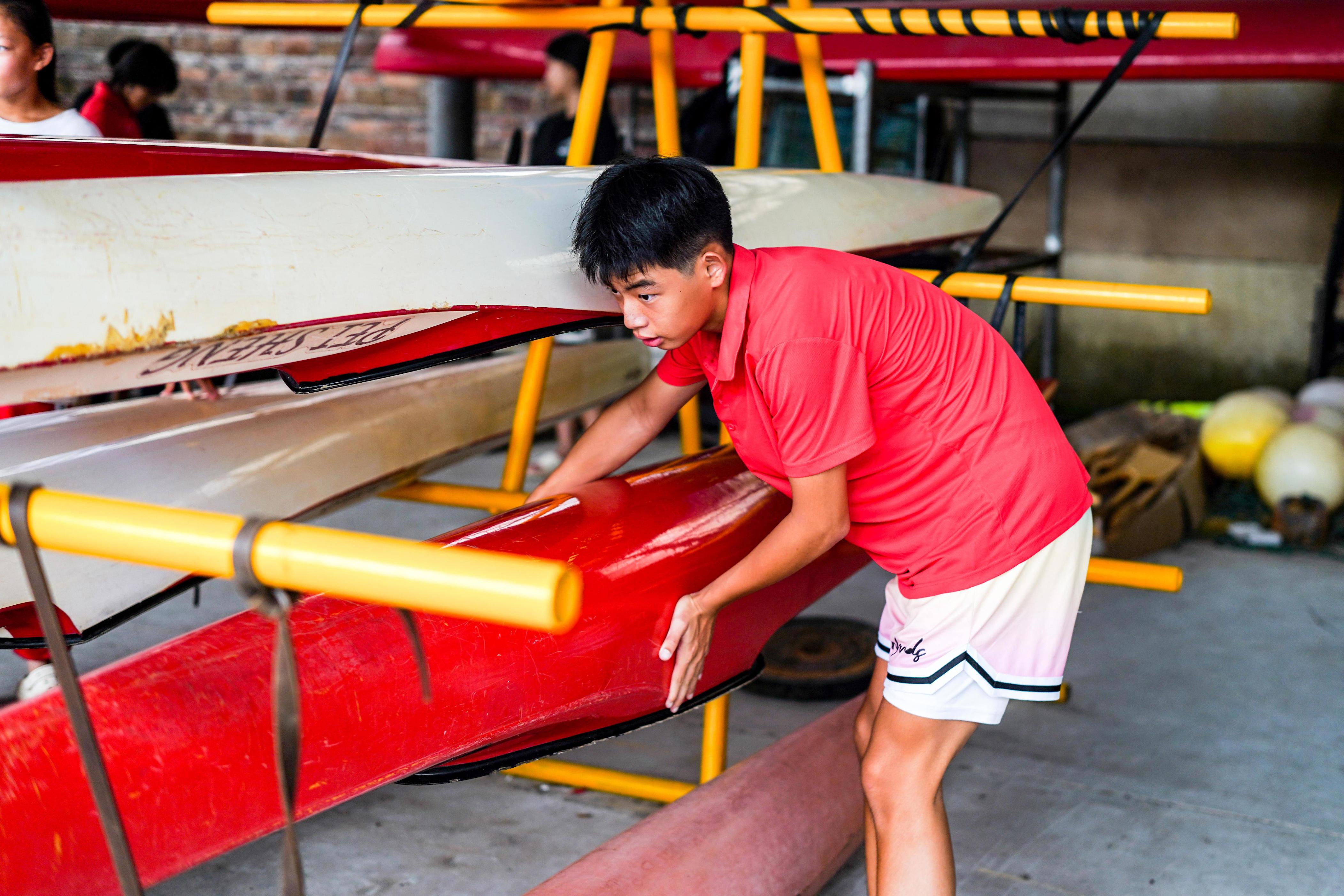 改善体态与, 代表团勇夺