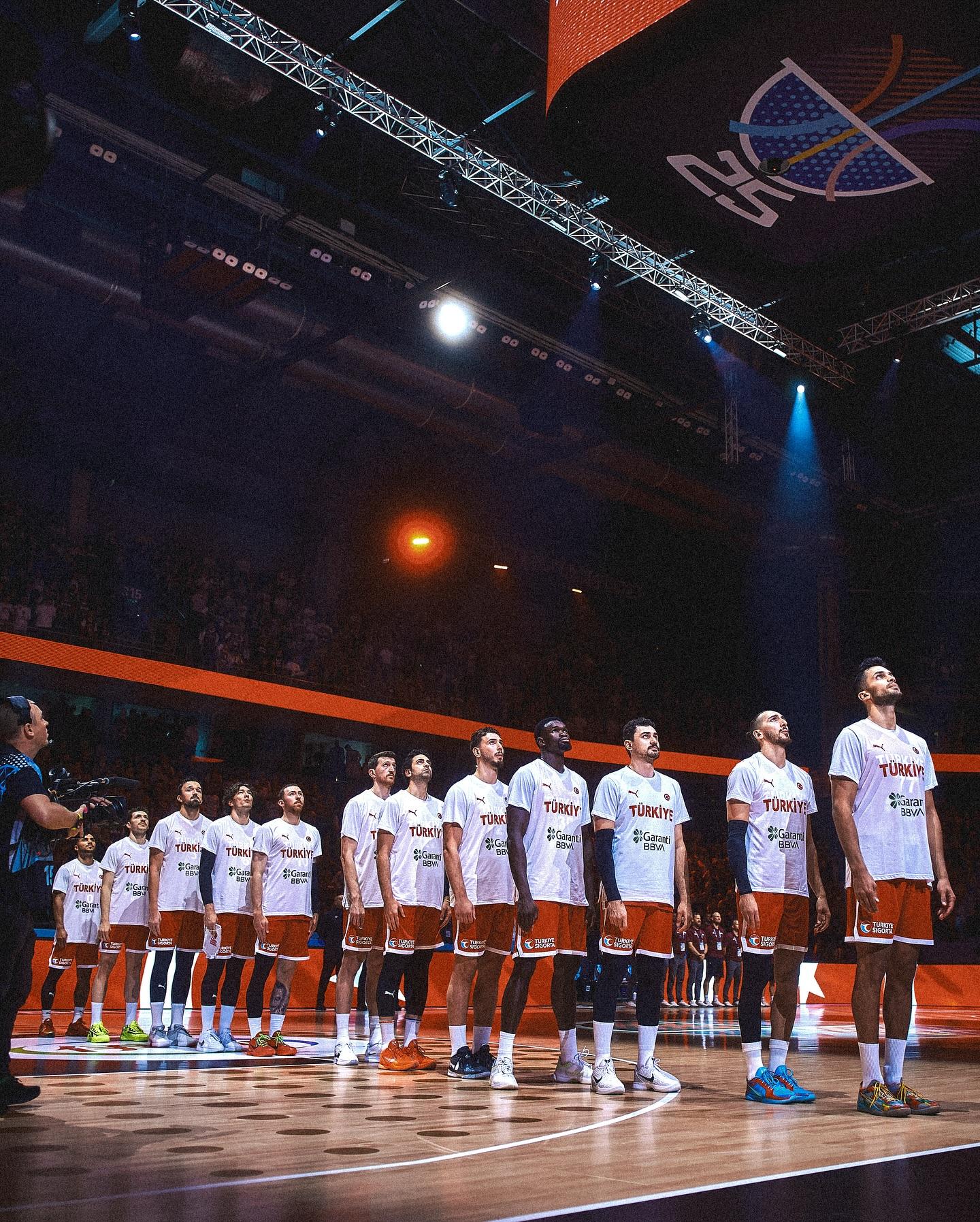 div, 球员阿德姆