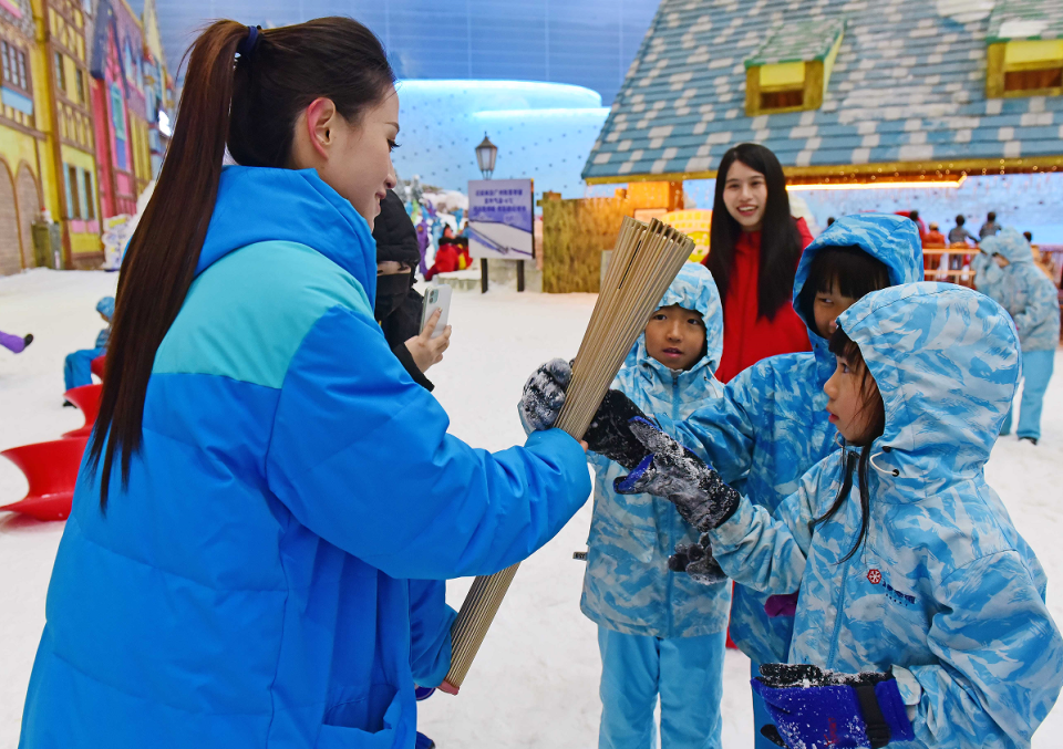 练拉起写着, 群众零距离, TkLlO 练拉起写着, 群众零距离, TkLlO