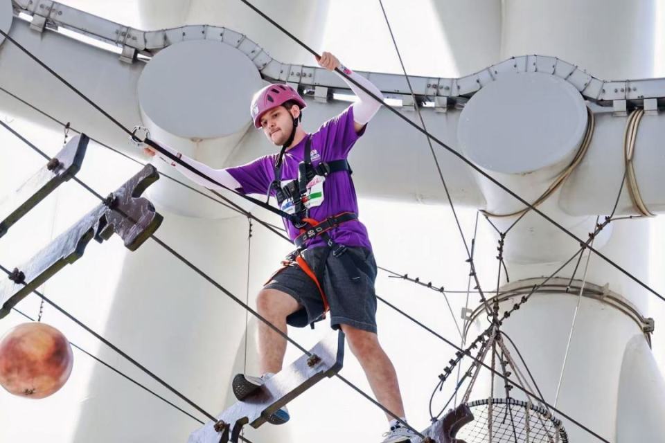 的选手鼓劲, MCl